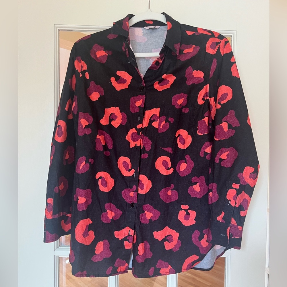 The Kit button up in cerise spot size M